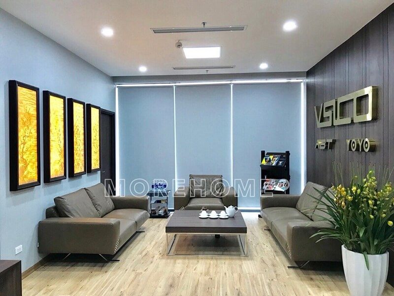 Mẫu sofa da hiện đại màu ghi tạo điểm nhấn nổi bật cho căn phòng gia đình bạn
