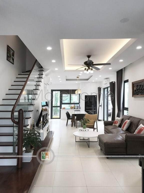 Sáng tạo với không gian nội thất gỗ tự nhiên trong căn biệt thự hiện đại tại Hà Nội